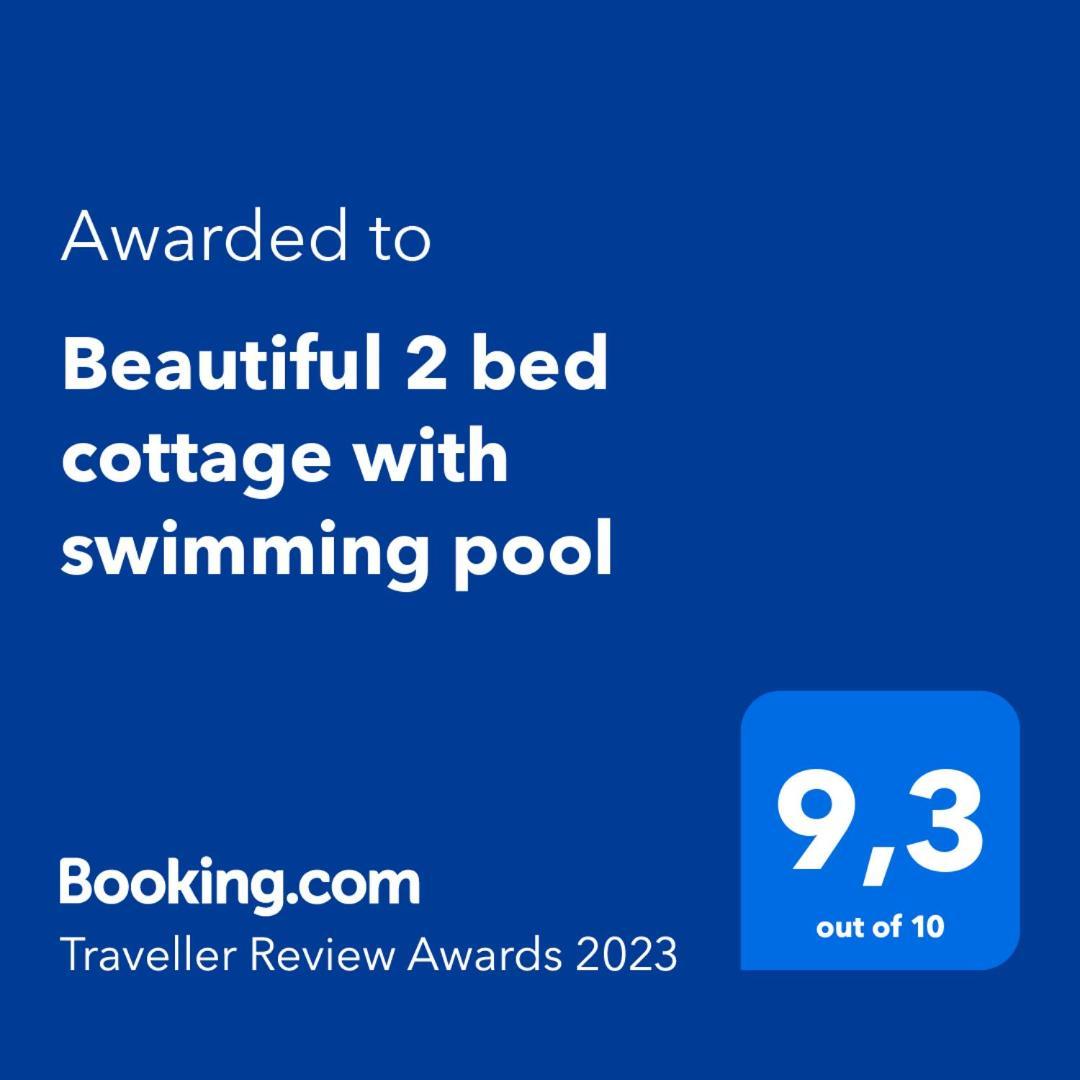 Beautiful 2 Bed Cottage With Swimming Pool Pagéas Zimmer foto